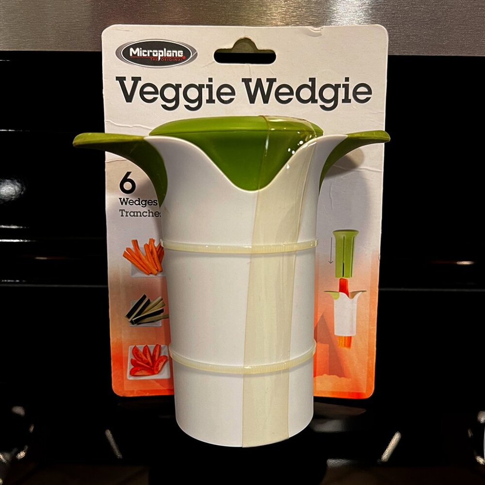 Microplane: Veggie Wedgie